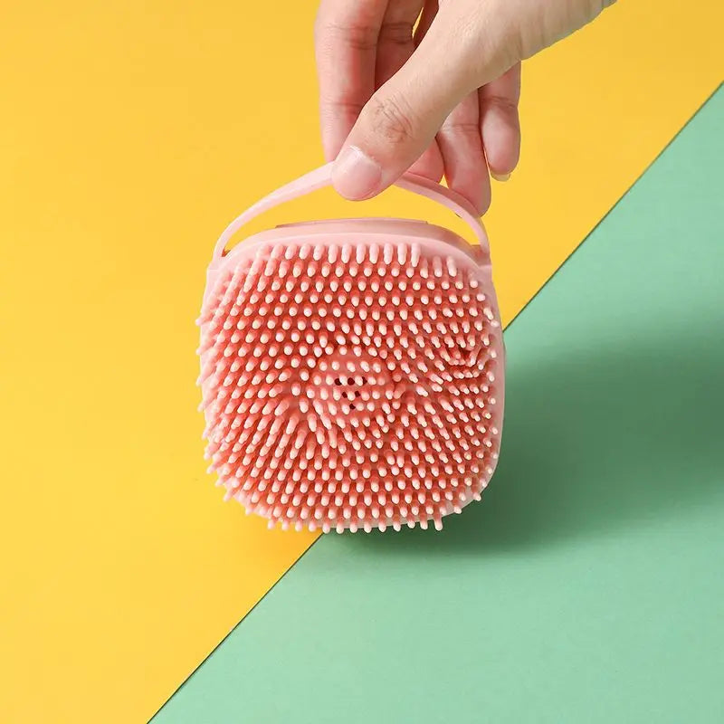 Escova de banho de silicone para Pets | bandit pet store | @bandit.p.store | www.banditpetstore.com.br | Escova de banho, escova de silicone, Escova com Shampoo , cão de estimação, cachorro de estimação, gato de estimação, felino, bichano, sampoo para gato, shampoo para cachorro, animal de estimação, animais de estimação, Pet Shop, Pet Store